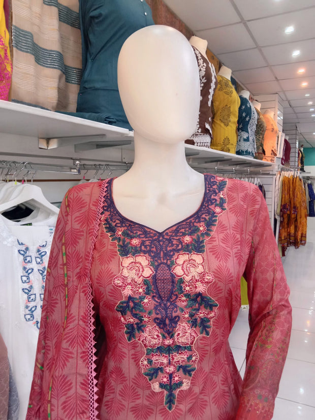 Pink Dhanak 3PC Shalwar Kameez Dress SS3926